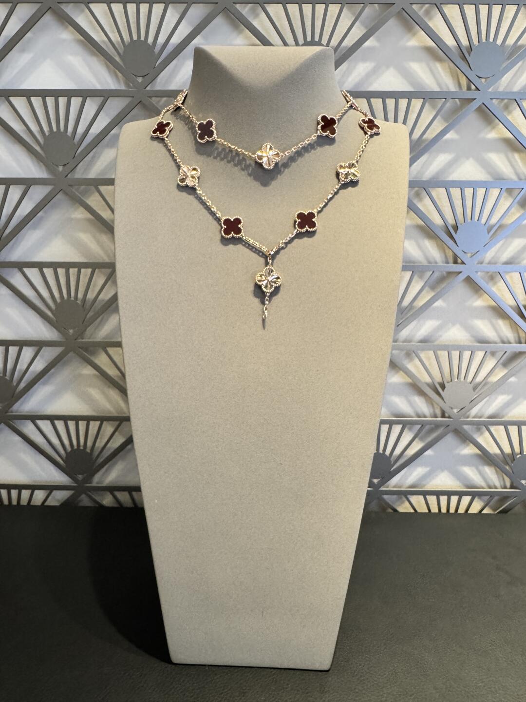 [AuraEcho]CLOVER 20 MOTIFS LASER CARNELIAN NECKLACE