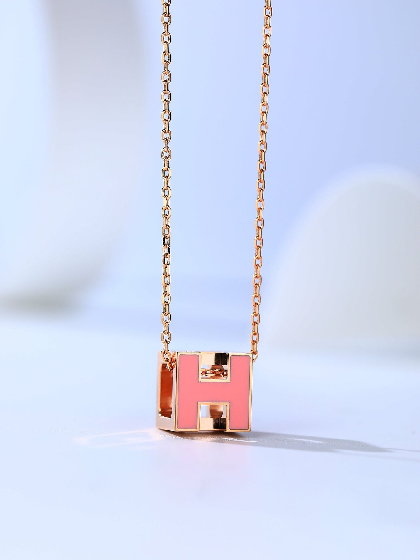 [AuraEcho]H CAGE PINK GOLD NECKLACE