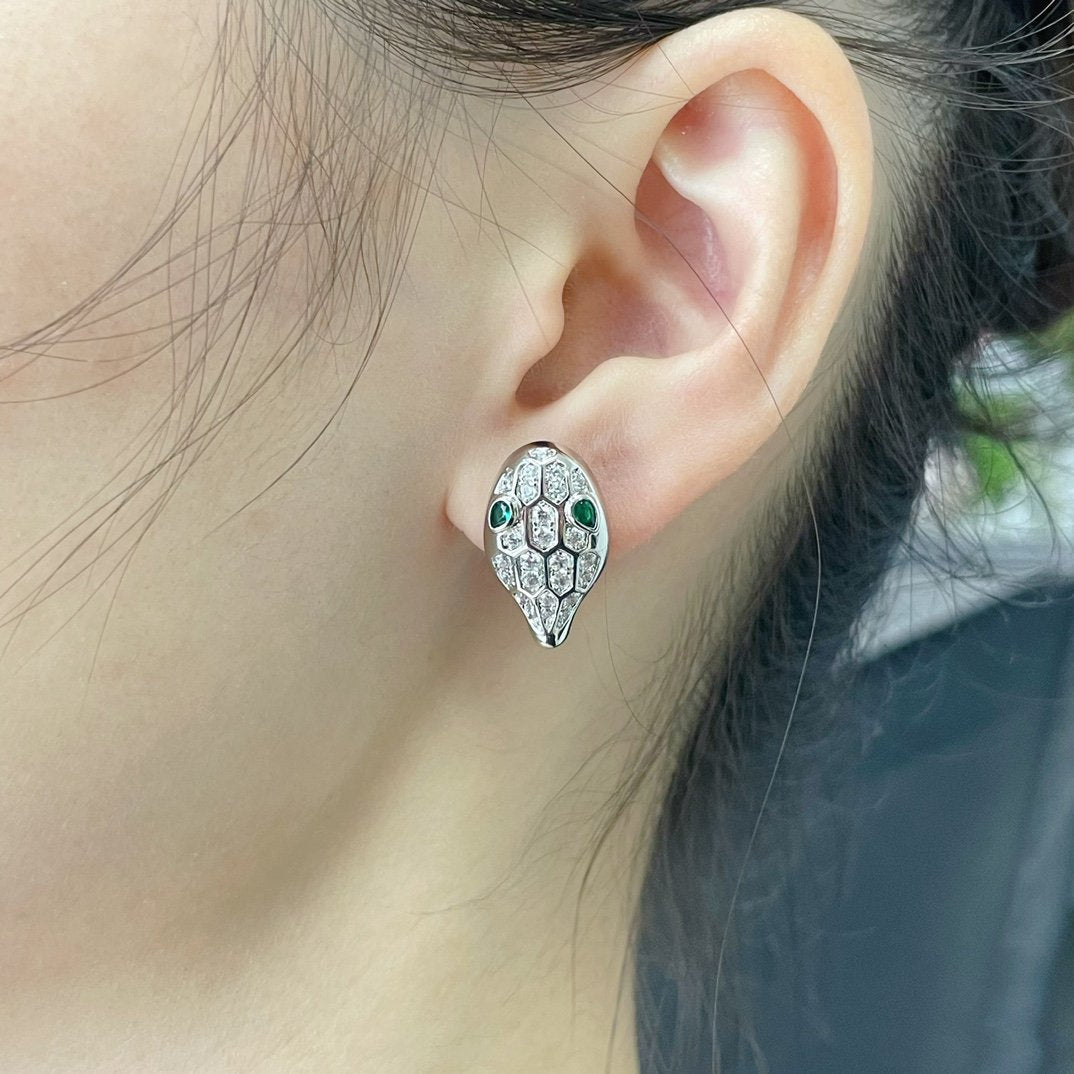 [AuraEcho]SERPENT DIAMOND STUD EARRINGS
