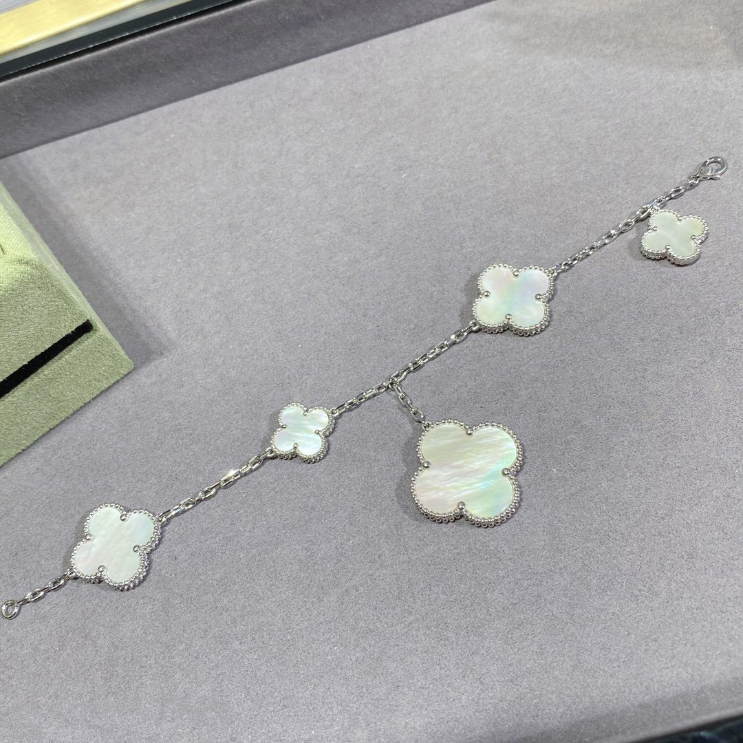 [AuraEcho]CLOVER 5 MOTIF WHITE MOP SILVER BRACELET
