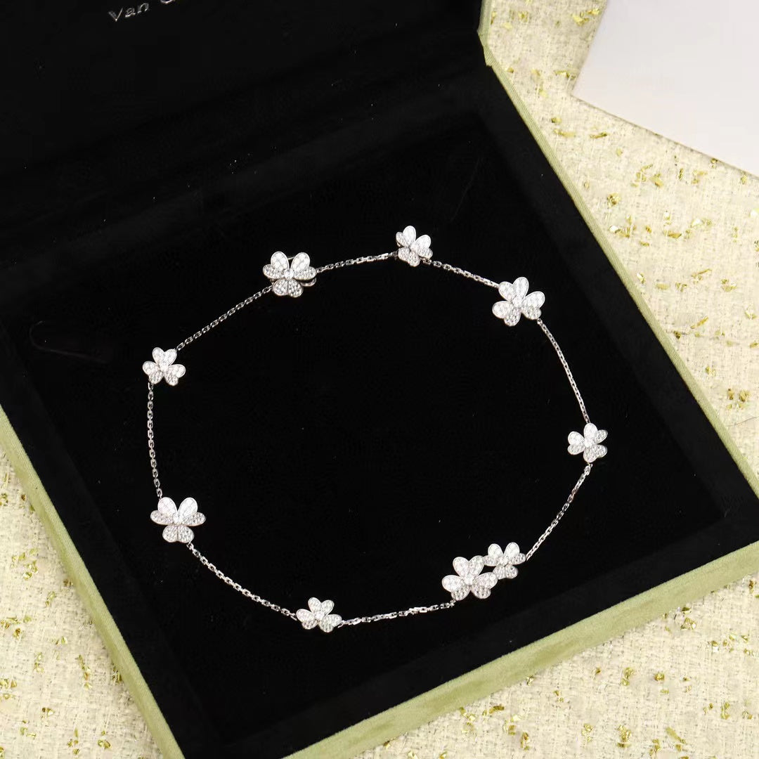 [AuraEcho]FRIVOLE SILVER 9 FLOWERS NECKLACE