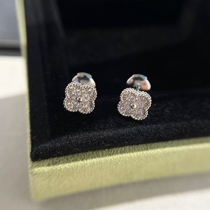 [AuraEcho]CLOVER MINI DIAMOND STUD EARRINGS